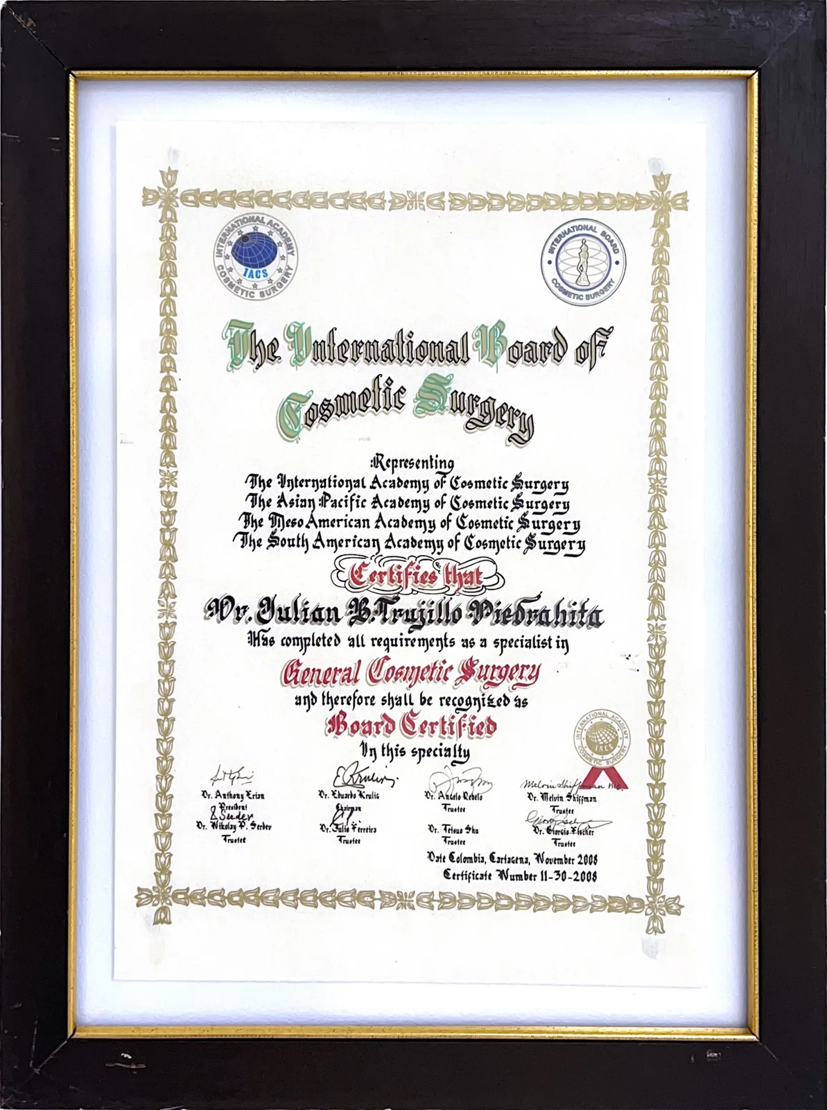 Board Certified — Cirugía Cosmética General